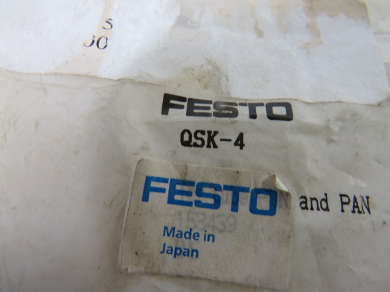 Festo 153439 QSK-4 QSMK-4 Push-In Connector Self-Sealing 4mm Tubing OD NWB