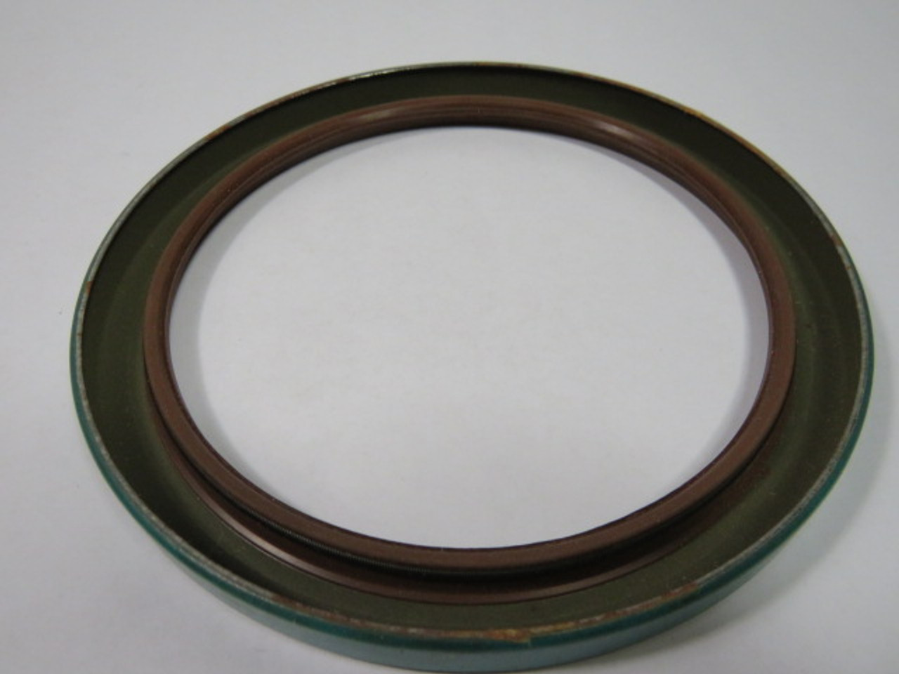 Chicago Rawhide 49960 Radial Joint Oil Seal 5 X 6.126 X .5 IN ! NOP !