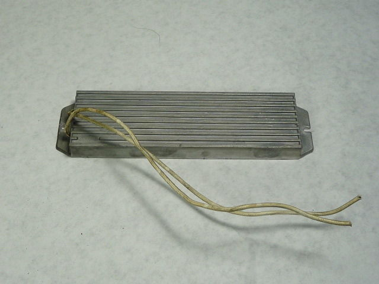 Micron 9N Fixed Square Body Resistor 140W 25KOhm USED