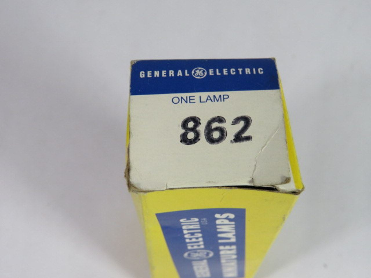 General Electric 862 Light Bulb 12.8 Volts 37.5 Watts ! NEW !
