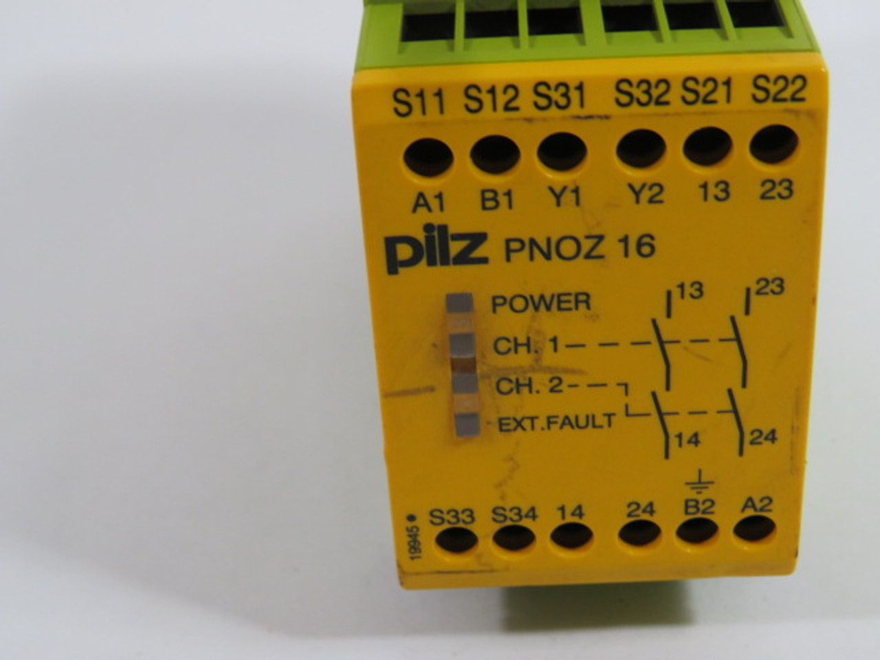 Pilz PNOZ16-24VAC-24VDC-2N/O Safety Relay USED
