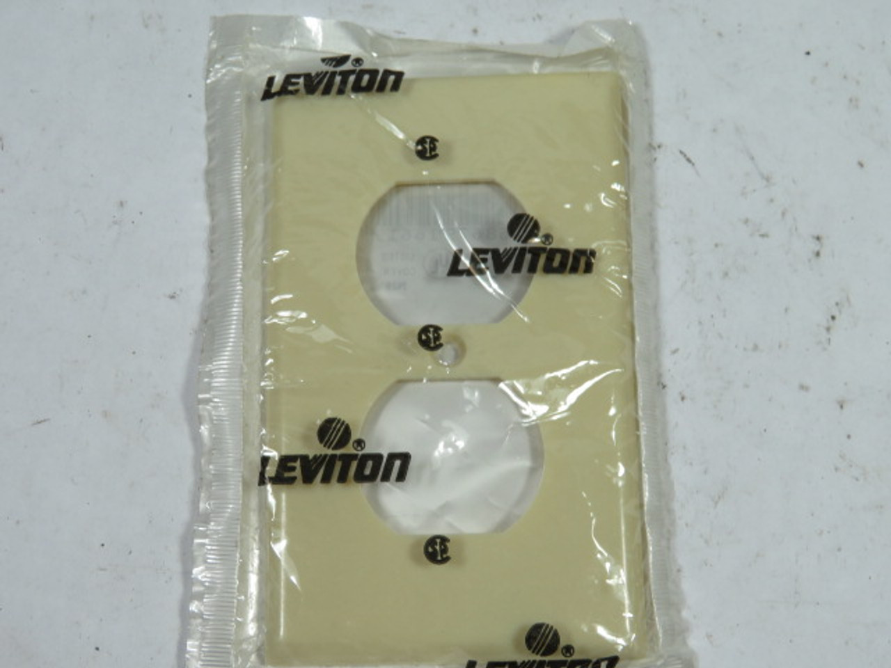 Leviton 701-86003 Indoor Plug Receptacle Cover Lot of 5 ! NEW !