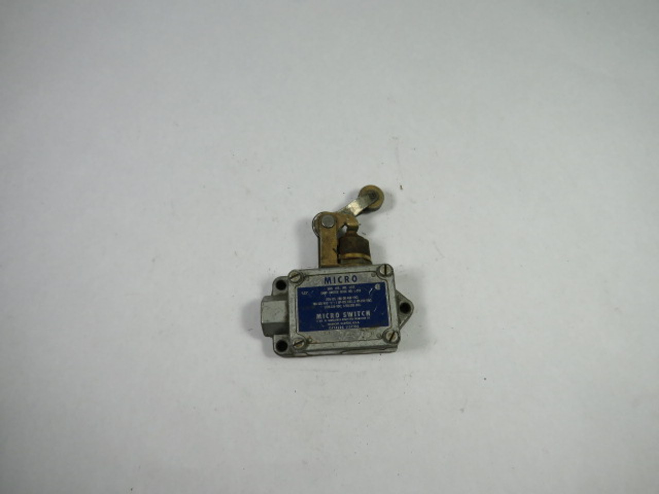 Honeywell BAF1-2RN2 Limit Switch Top Roller USED