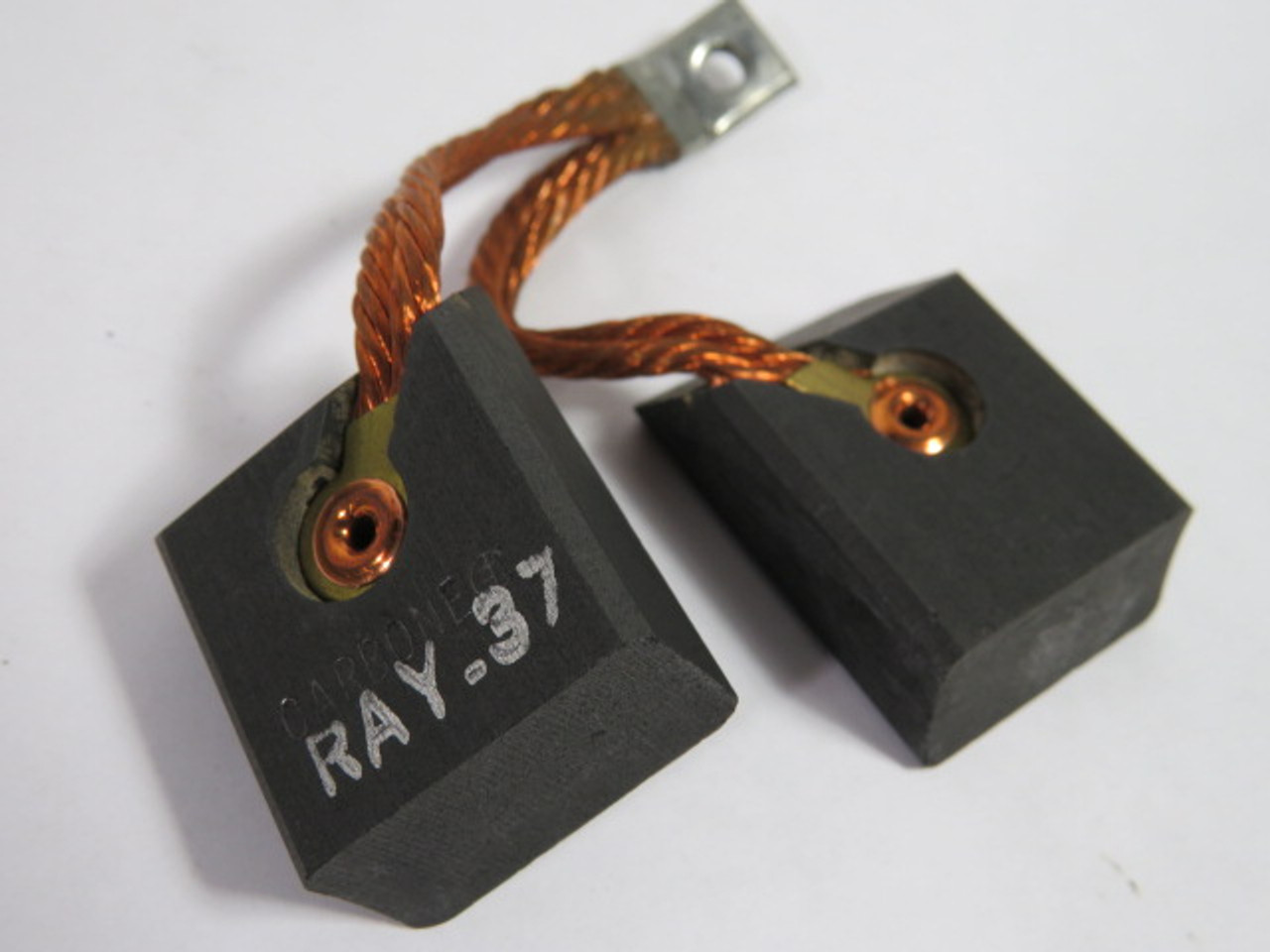 Raymond Ray-37 Motor Brushes 32x16x31x45mm ! NOP !