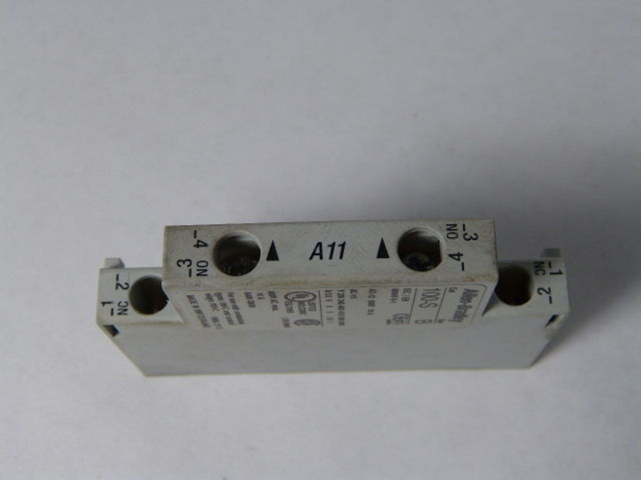 Allen-Bradley 100-SA11 Ser B Auxiliary Contact Block Side Mounting 1NO 1NC USED