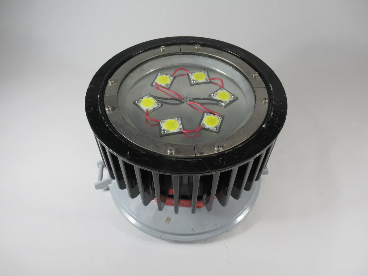 Cooper Crouse-Hinds VMV9L Hazardous Conditions Light WEAR/MISSING HARDWARE USED