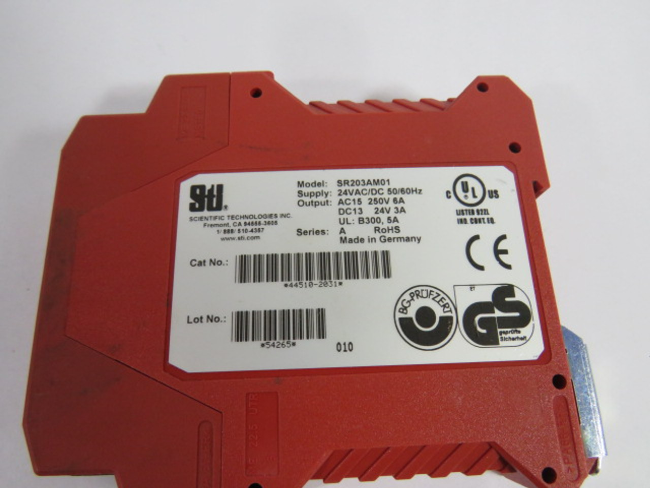 STI SR203AM01 (44510-2031) Safety Monitoring Relay 24VAC/DC 250V 6A USED
