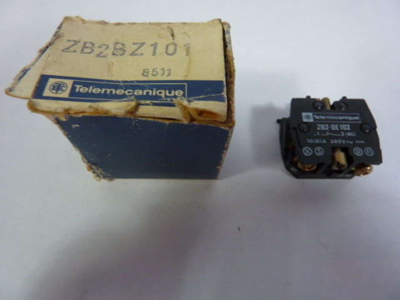 Telemecanique ZB2BZ101 (8511) Contact Block Mounting Base ! NEW !