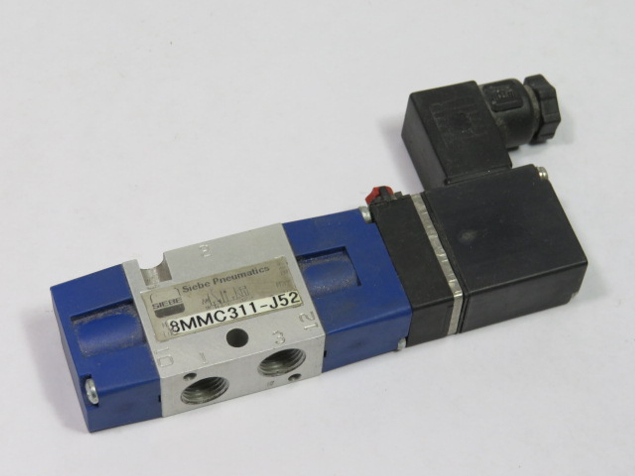 Siebe Pneumatics 8MMC311-J52 Solenoid Valve 110VAC 50/60Hz 1/8" 3-Port USED