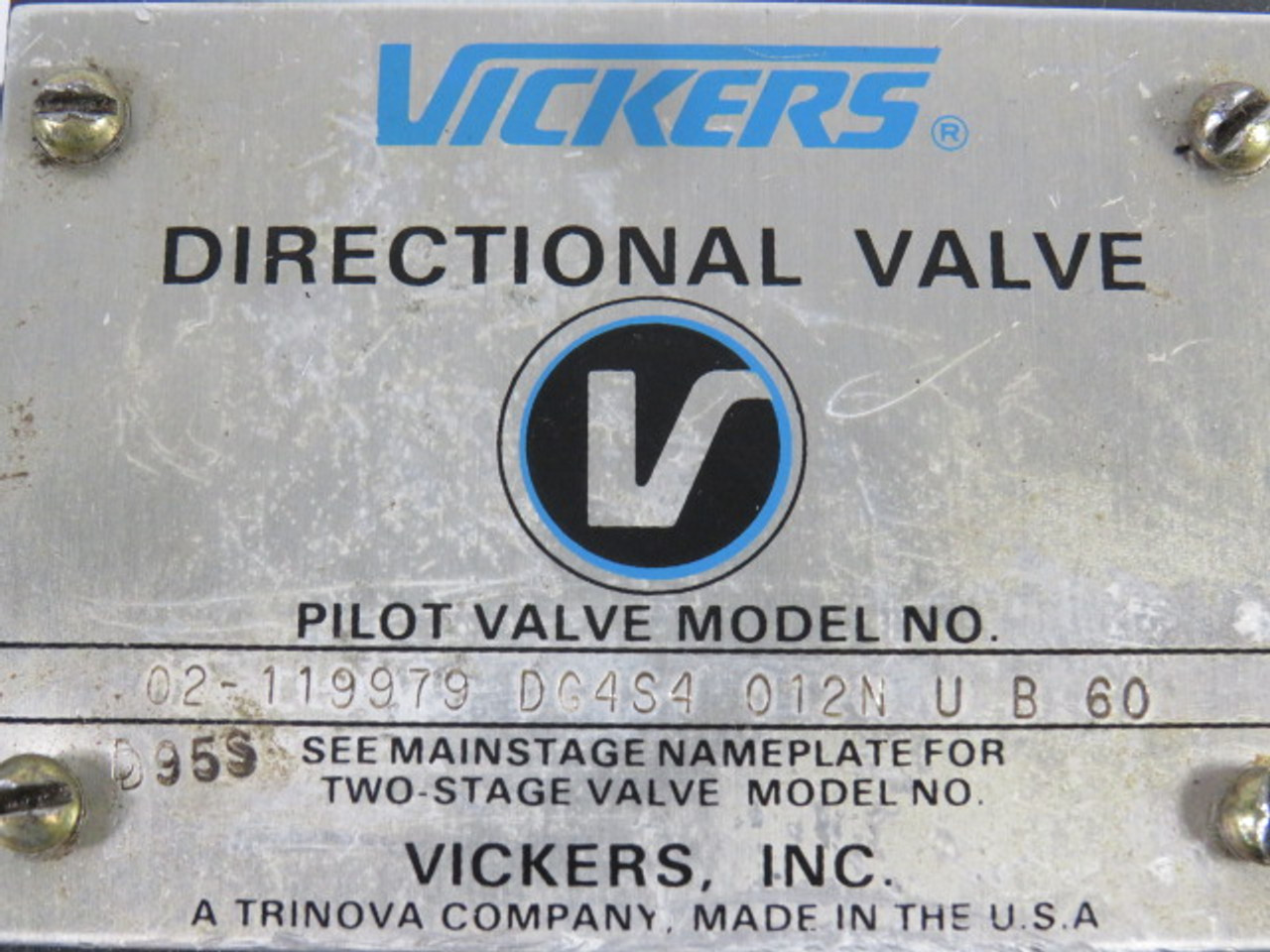 Vickers DG4S4-012N-UB60 Directional Valve 110/120V 50/60Hz USED