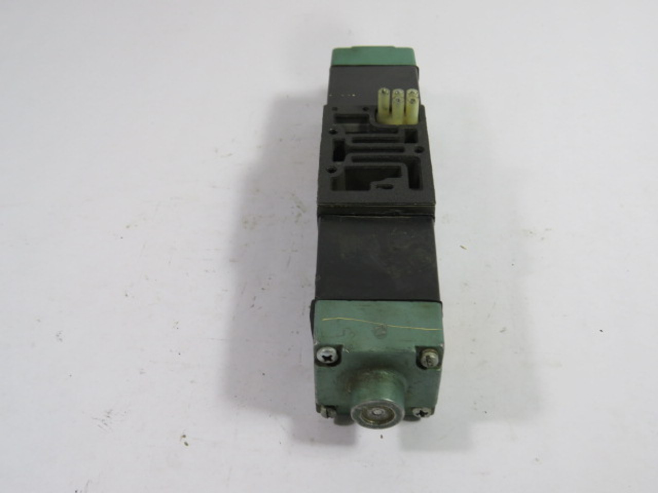 Numatics 152SS43AK Solenoid Valve 120V 60Hz .08A USED