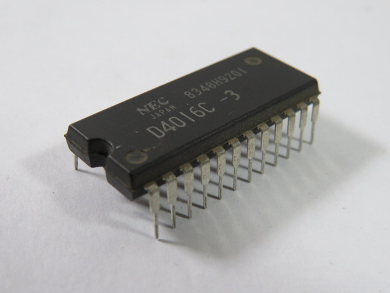NEC D4016C-3 Integrated Circuit USED