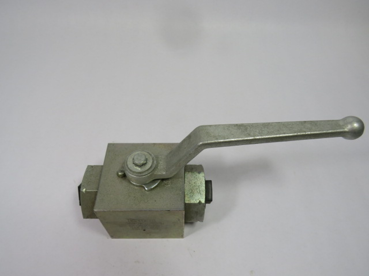 Stauff BBV20160001H 1" NPT 2-Way Ball Valve 6000PSI USED