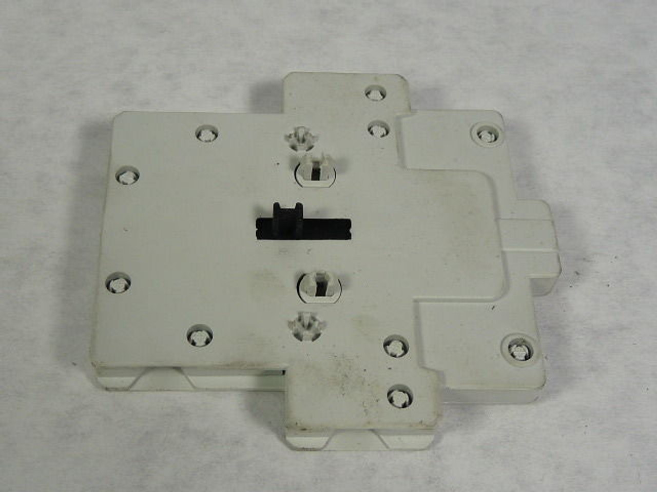 General Electric BCLL11 C-2000 Auxiliary Contact Base Block 1NO/1NC USED