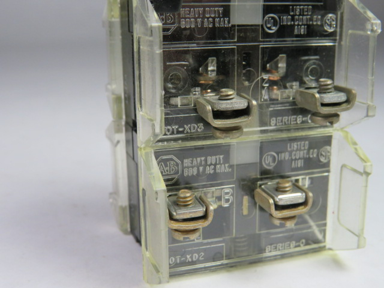 Allen-Bradley 800T-KD2GJEM Selector Push Button Black USED