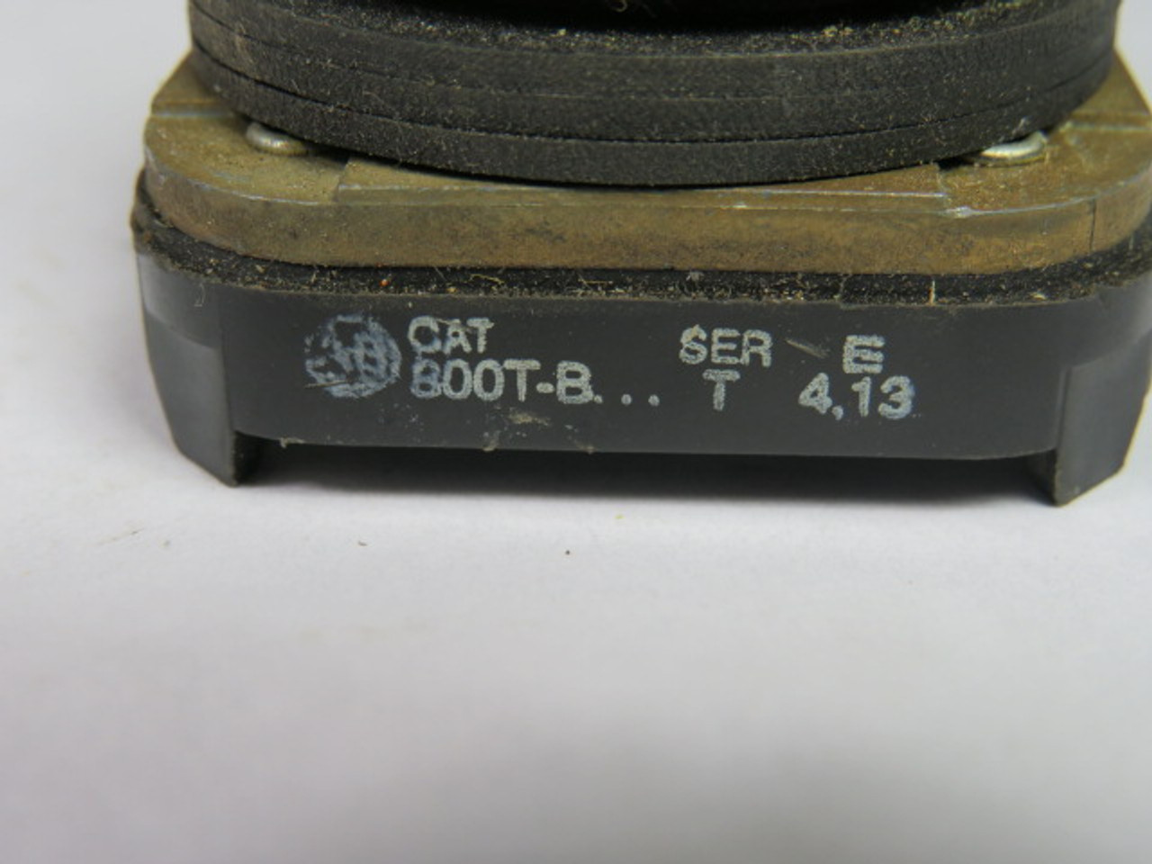 Allen-Bradley 800T-B2 Push Button Red Extended Head No Contacts USED