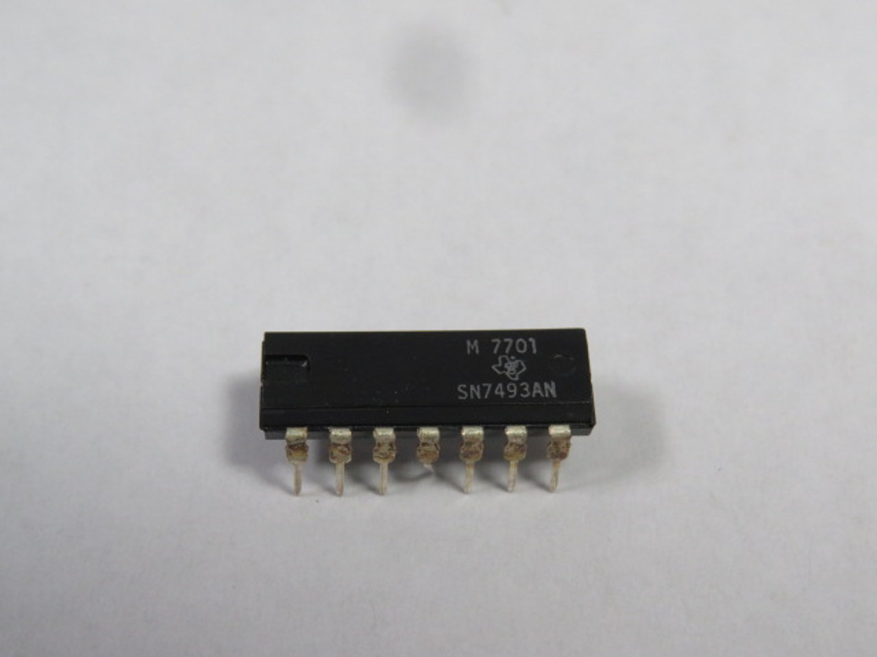 Texas Instrument SN7493AN Asynchronous 4 Bit Binary Counter IC Chip USED