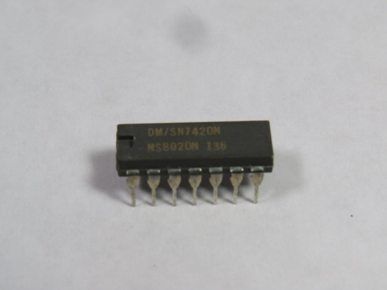 National Semiconductor DM/SN7420N Dual 4-lnput Positive NAND Gate USED