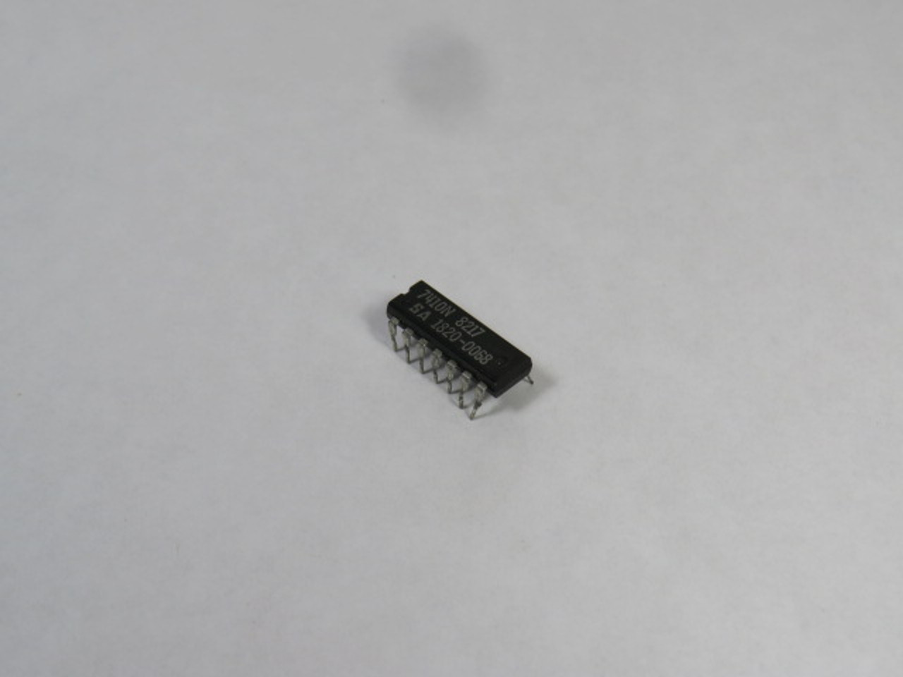 Signetics 7410N Triple 3-Input NAND Gate IC Chip USED