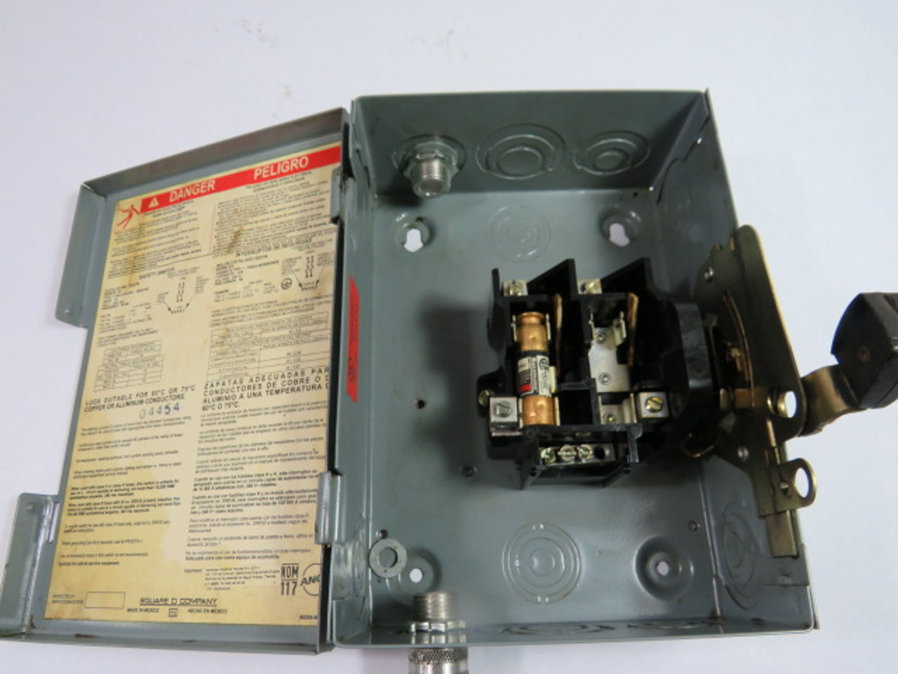 Square D D221N Single Throw Safety Switch 30A 240VAC 60Hz. 2-Pole USED