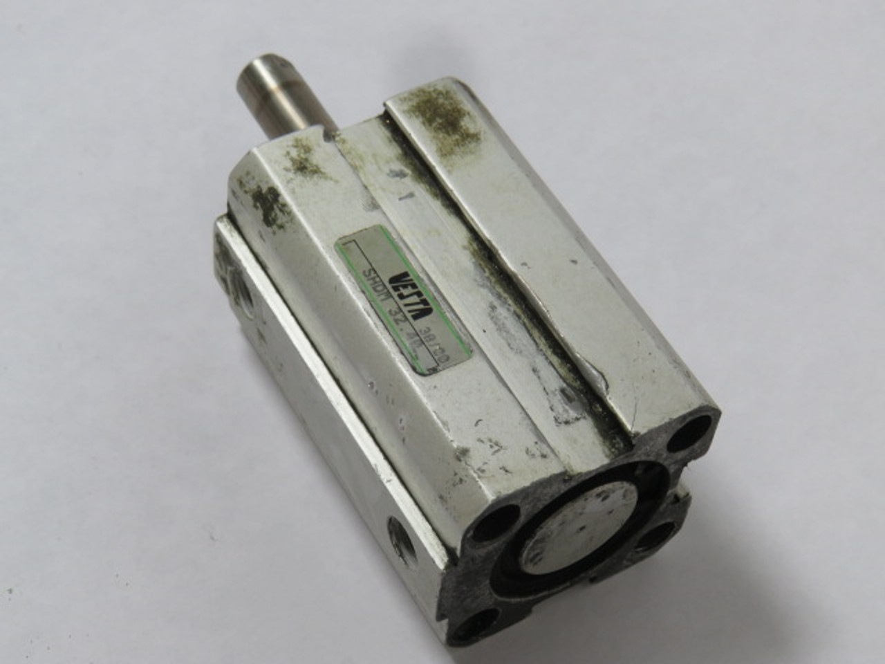 Vesta SHDM-32.40 Pneumatic Short Stroke Cylinder 32mm Bore 40mm Stroke USED