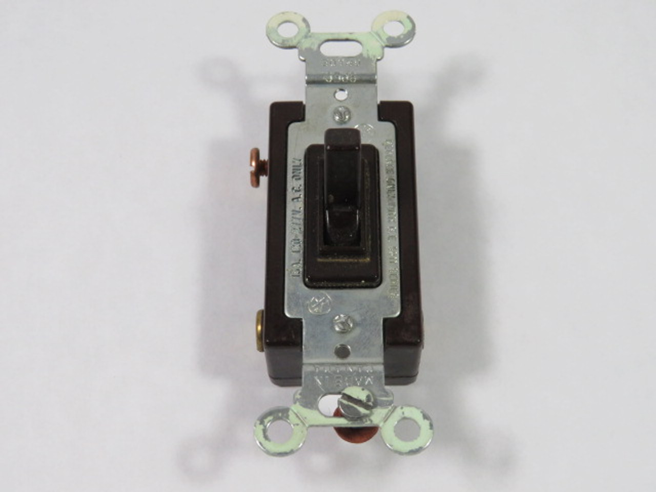 General Electric GE-5911 Toggle Switch Single Pole 15A 120-277VAC Brown USED
