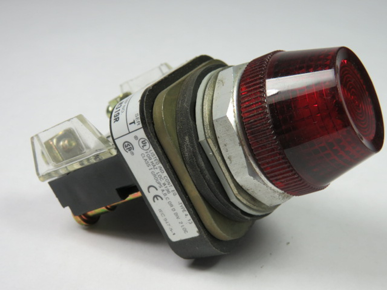 Allen-Bradley 800T-QH24R Universal LED Pilot Light 24V Red Lens USED