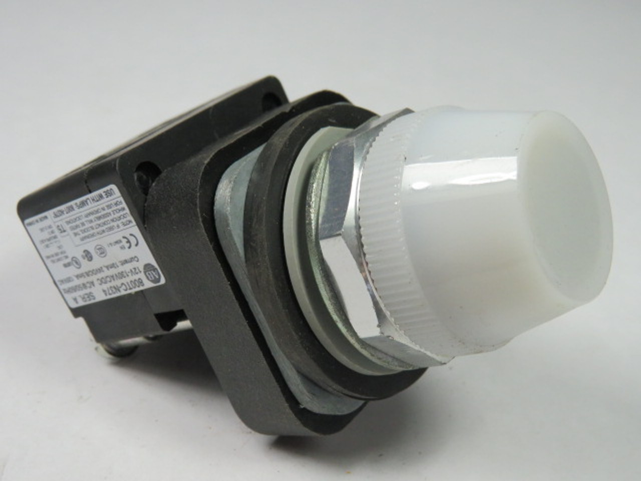 Allen-Bradley 800TC-QH2K LED Pilot Light 12-130V White Glass Lens USED