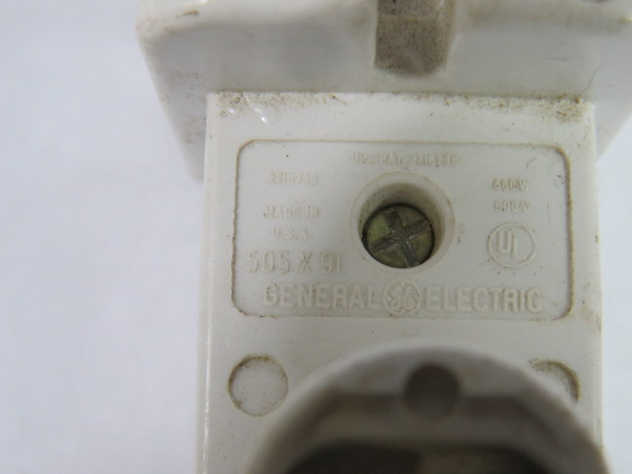 General Electric 505X91 Compressible Lamp Holder 600V 660W USED