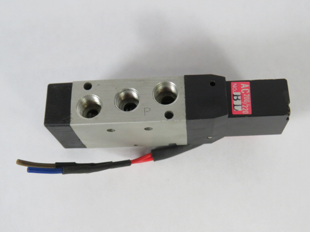 Kuroda RCS2413-01-200 Solenoid Valve 0.2-0.8MPa AC200/220V USED