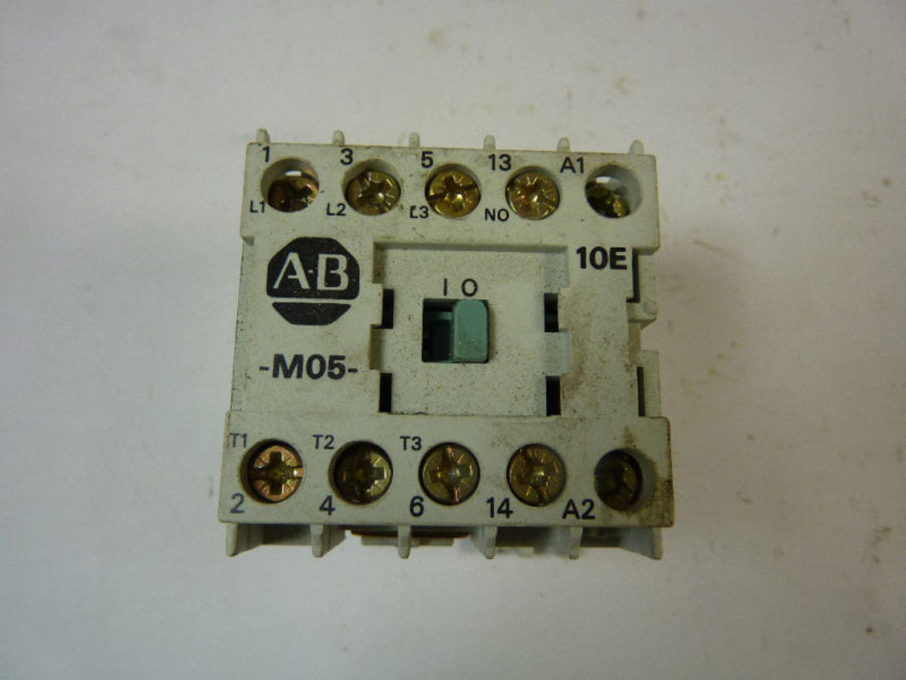 Allen-Bradley 100-MO5ND3 Contactor 110/120V USED