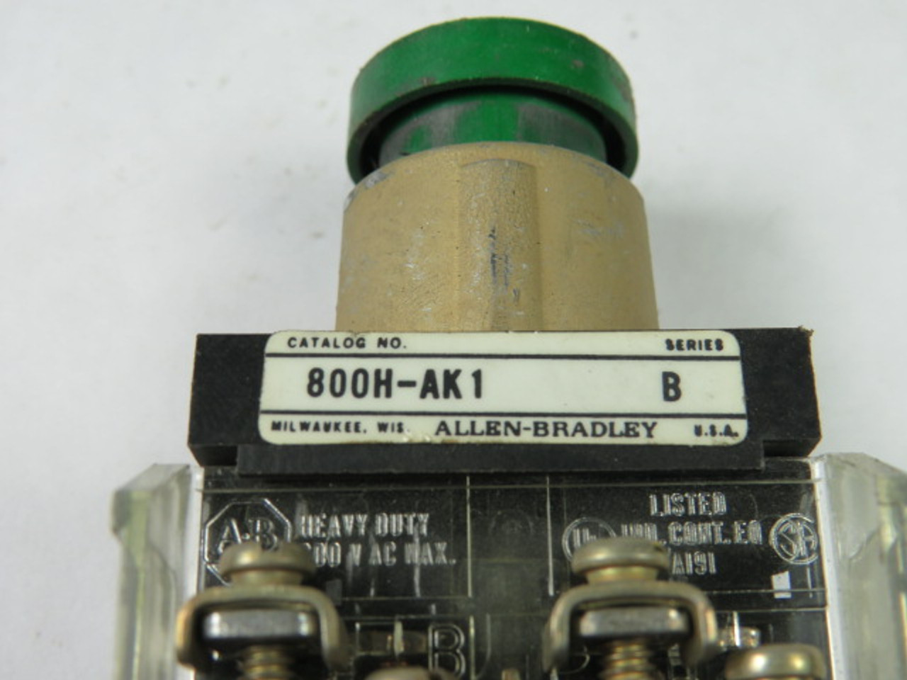 Allen-Bradley 800H-AK1A Heavy Duty Push Button Green Flush Head 1NO 1NC USED