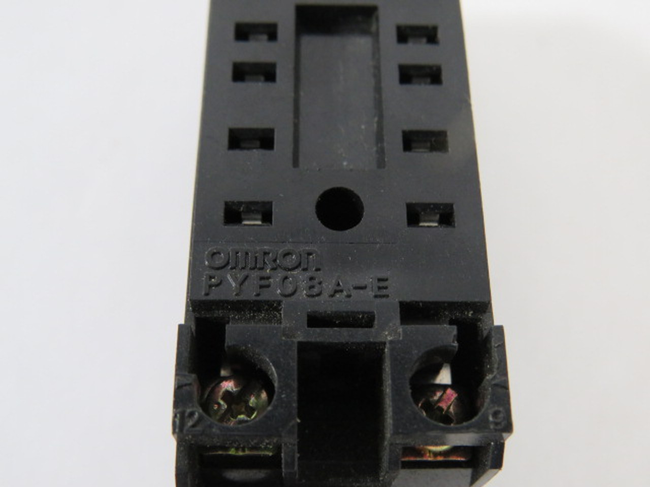 Omron PYF08A-E Relay Socket 5A 250V 8-Blade USED