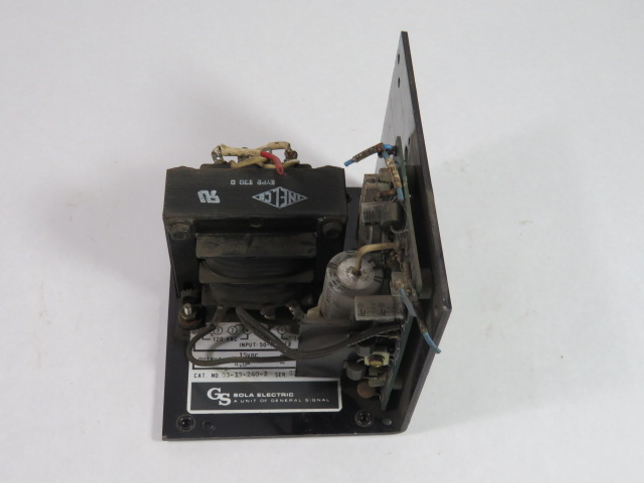 Sola Electric 83-15-240-2 Power Supply Ser 83B160-FP 15VDC 4A 50-400Hz USED