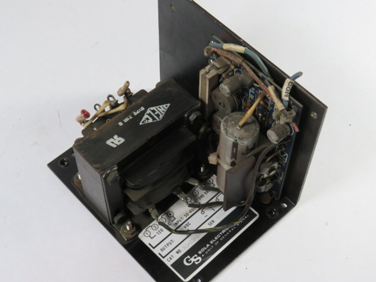 Sola Electric 83-15-240-2 Power Supply Series 82E142FP 4A 120/240VAC USED