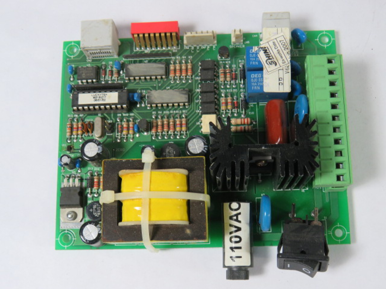 Luckytek M0231A4 Circuit Board E2MOPA18-XTA017C A7 110V USED