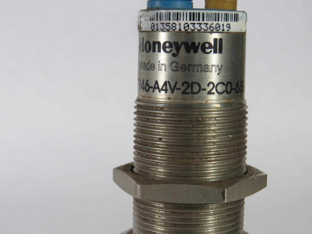 Honeywell 946-A4V-2D-2C0-65E Proximity Sensor 600MM Range 10-30VDC 0.8W USED