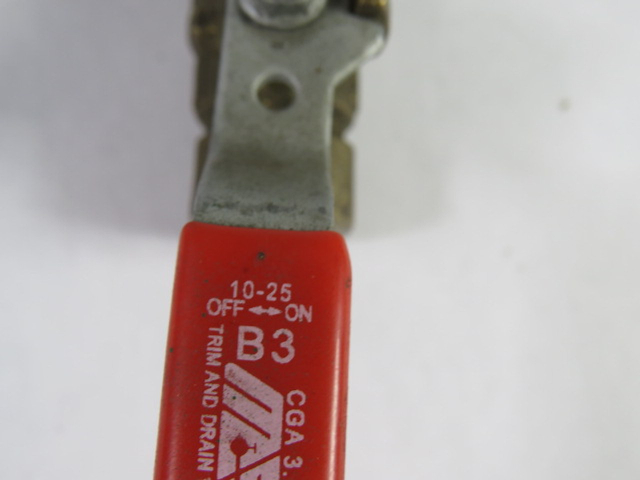 MAS B3-3/8 Brass Ball Valve 3/8x3/8" 1/2PSI USED