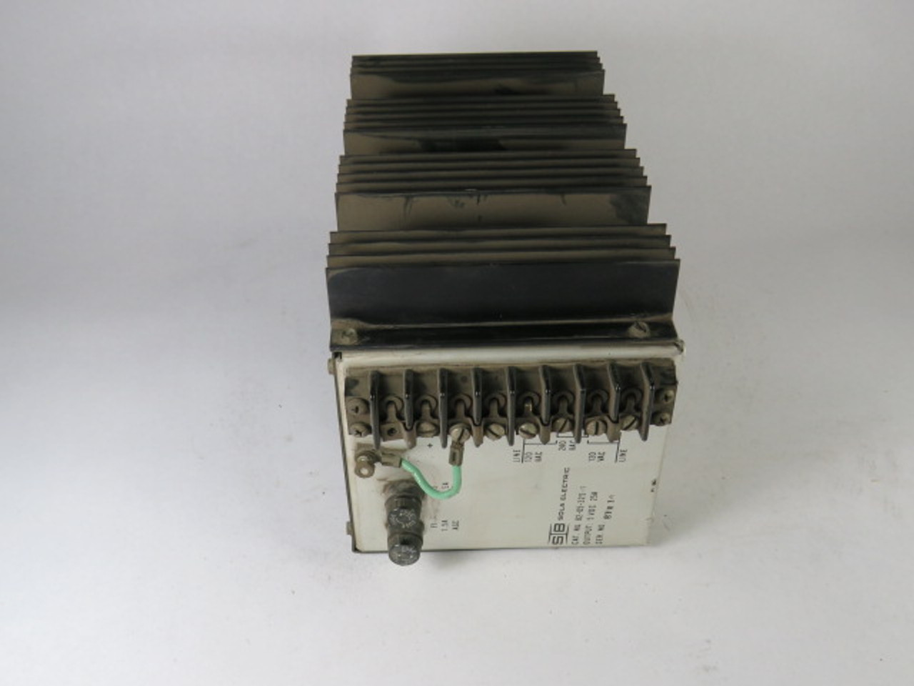 Sola 82-05-325-1 DC Power Supply 120/240VAC Input 5VDC Output 25A USED