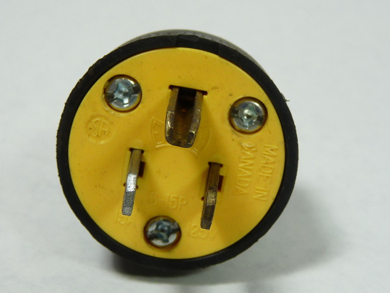 Eagle 1709 Vinyl Grounding Plug 15A 125V USED