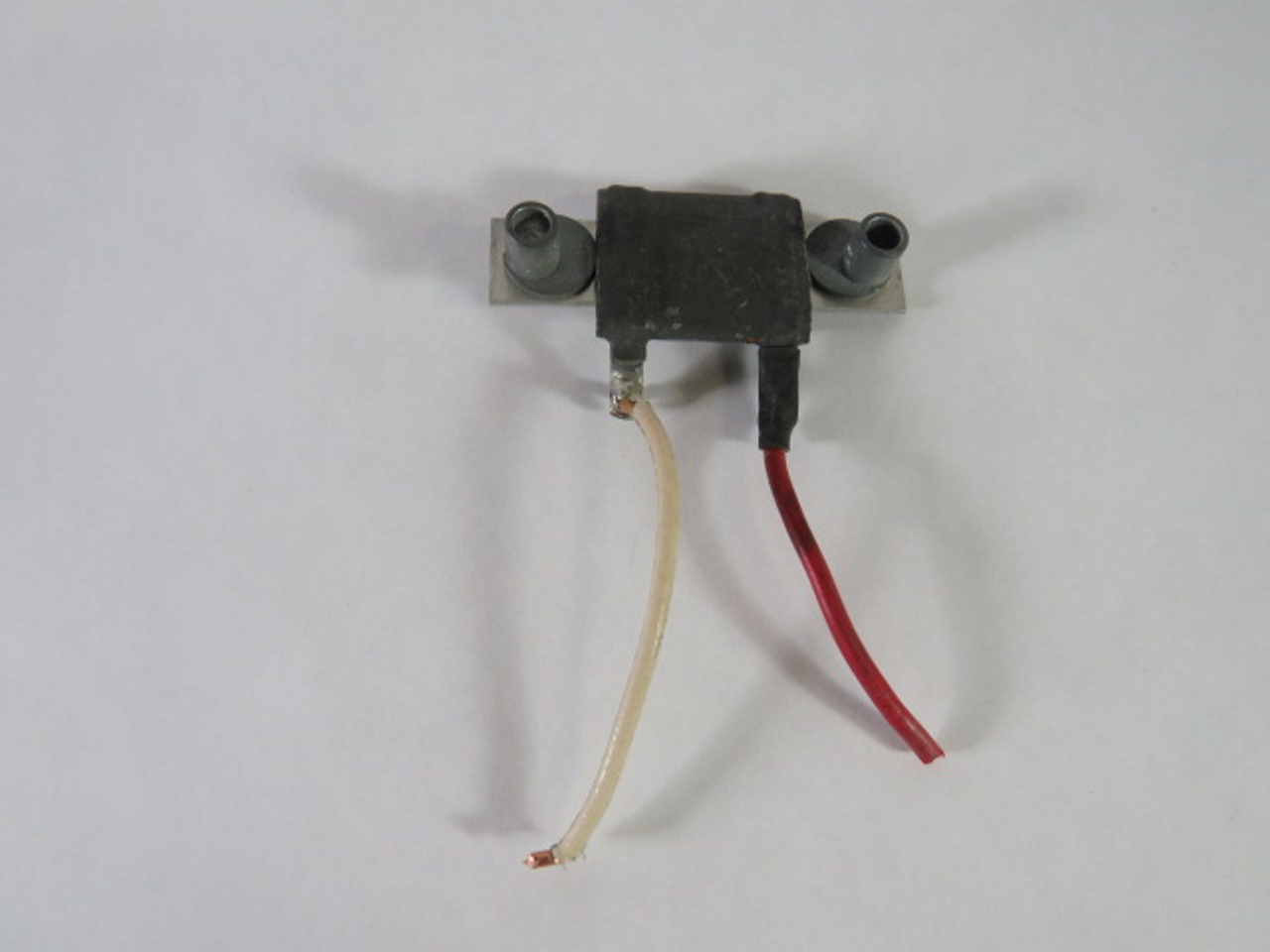 Dale HL-24-09Z Wirewound Resistor 2.5K Ohms 5% 30W USED