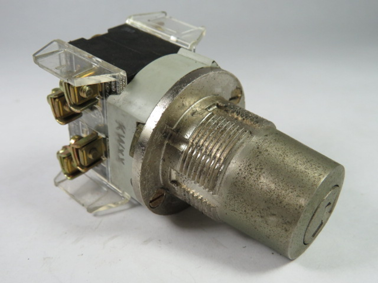 Allen-Bradley 800T-H3203B 2-Pos Cylinder Lock Switch 2NO 2NC No Key USED