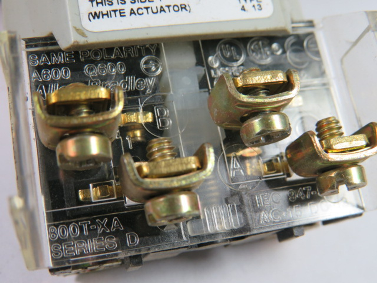 Allen-Bradley 800T-H32A 2-Pos Cylinder Lock Switch 1NO 1NC No Key USED