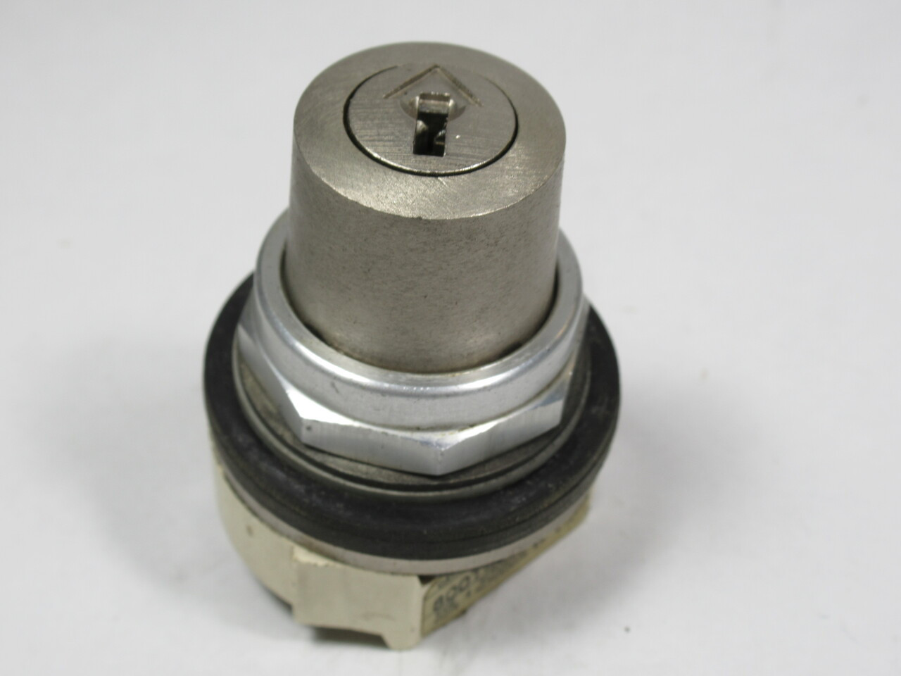 Allen-Bradley 800T-H4811 Series T Cylinder Lock Switch No Contacts No Key USED