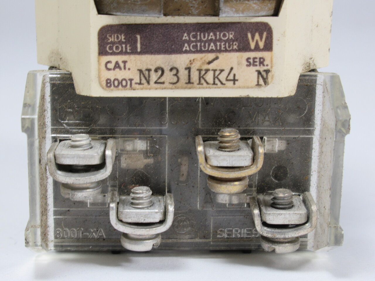 Allen-Bradley 800T-N231KK4B 4-Pos Cylinder Lock Switch 2NO 2NC D018 Key USED