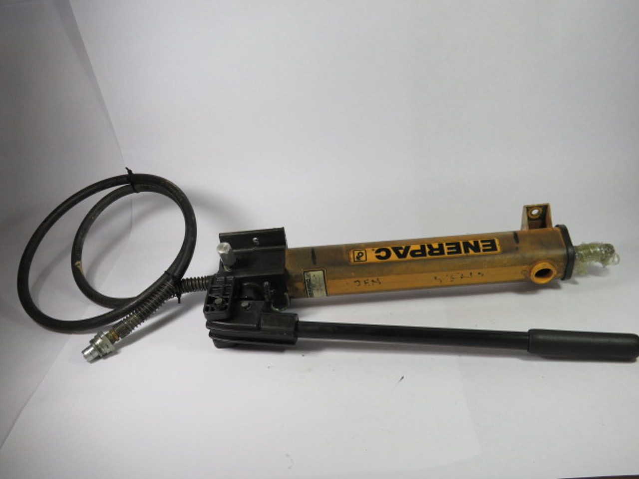 Enerpac P392 Hydraulic Hand Pump Two-Speed 10000PSI 700Bar 1" Stroke ! AS IS !