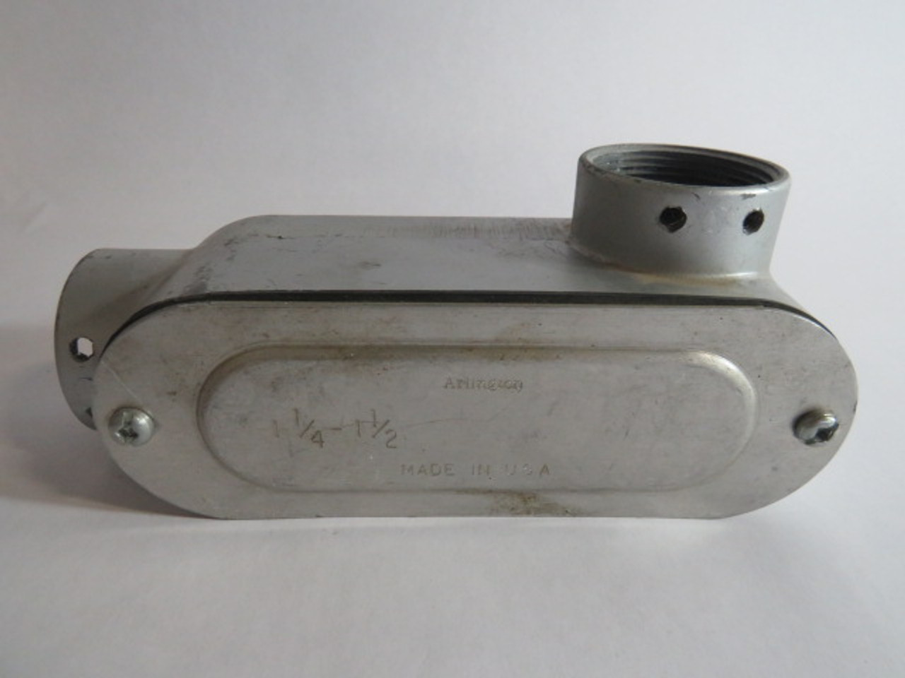 Arlington 1-1/2" LR Type Conduit Body With Cover USED