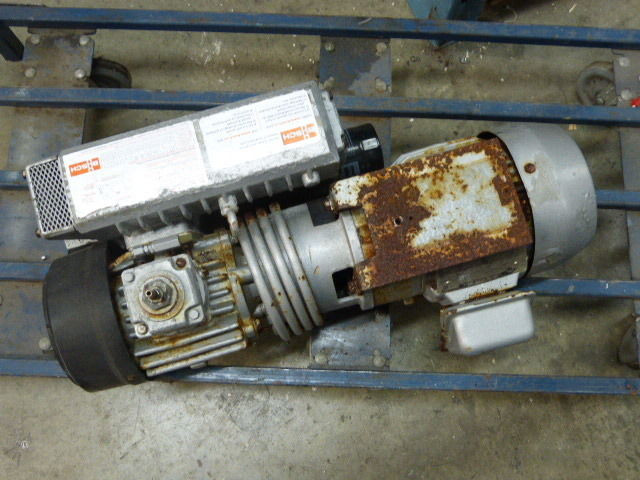 Busch RA0040-E506-1003 Rotary Vane Vacuum Pump 2HP 1730RPM 28CFM 60Hz USED