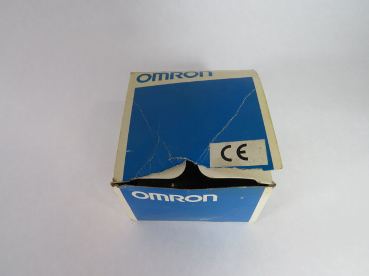 Omron E2E-X2F1 Proximity Switch 12-24 VDC ! NEW !
