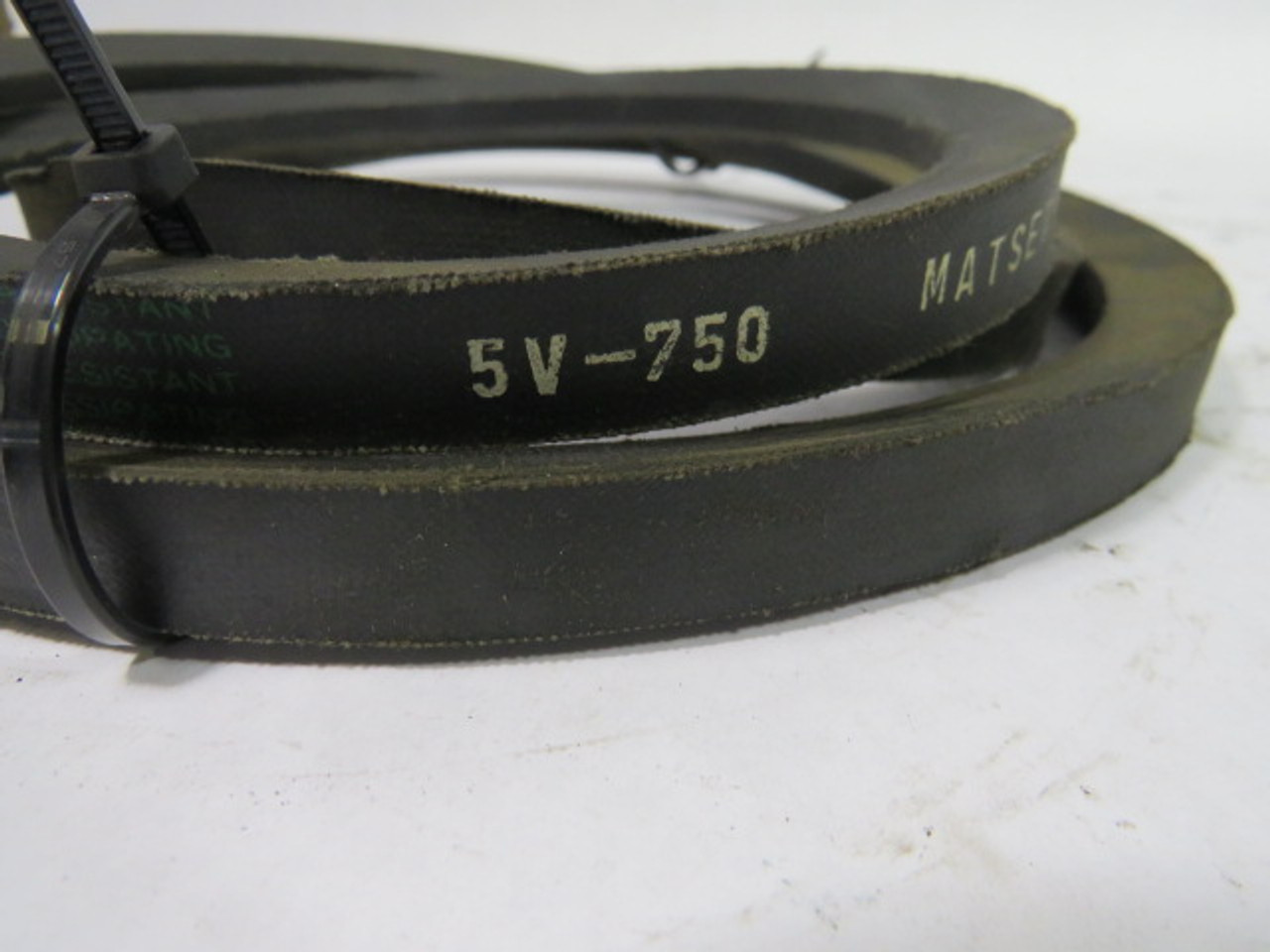 S.W.R. Industries Ltd. Three Five 5V-750 V-Belt 75" Length .6250" Width ! NOP !
